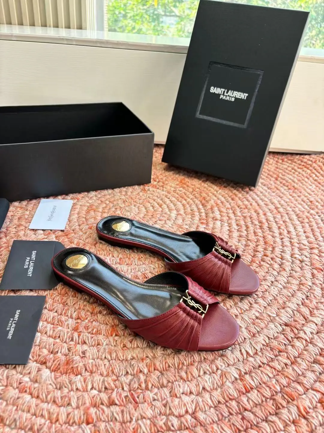 Шлепанцы Женские Saint Laurent 11755424