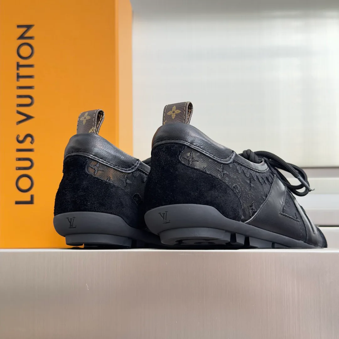 Кроссовки Женские Louis Vuitton 18083474