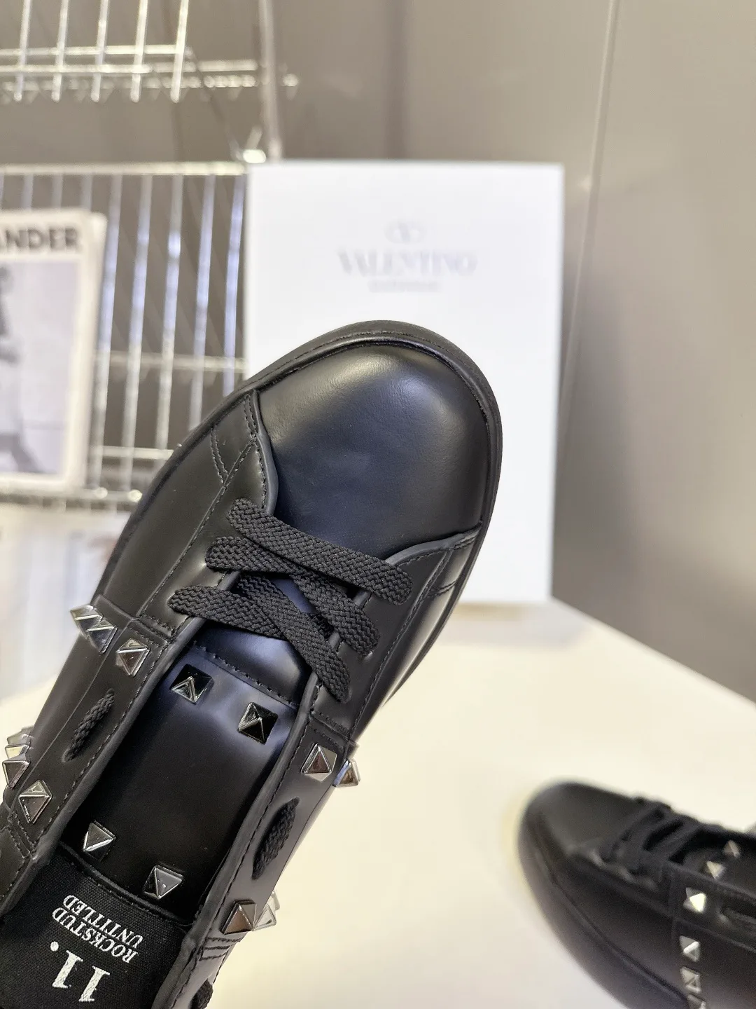 Кроссовки Женские Valentino 18817574