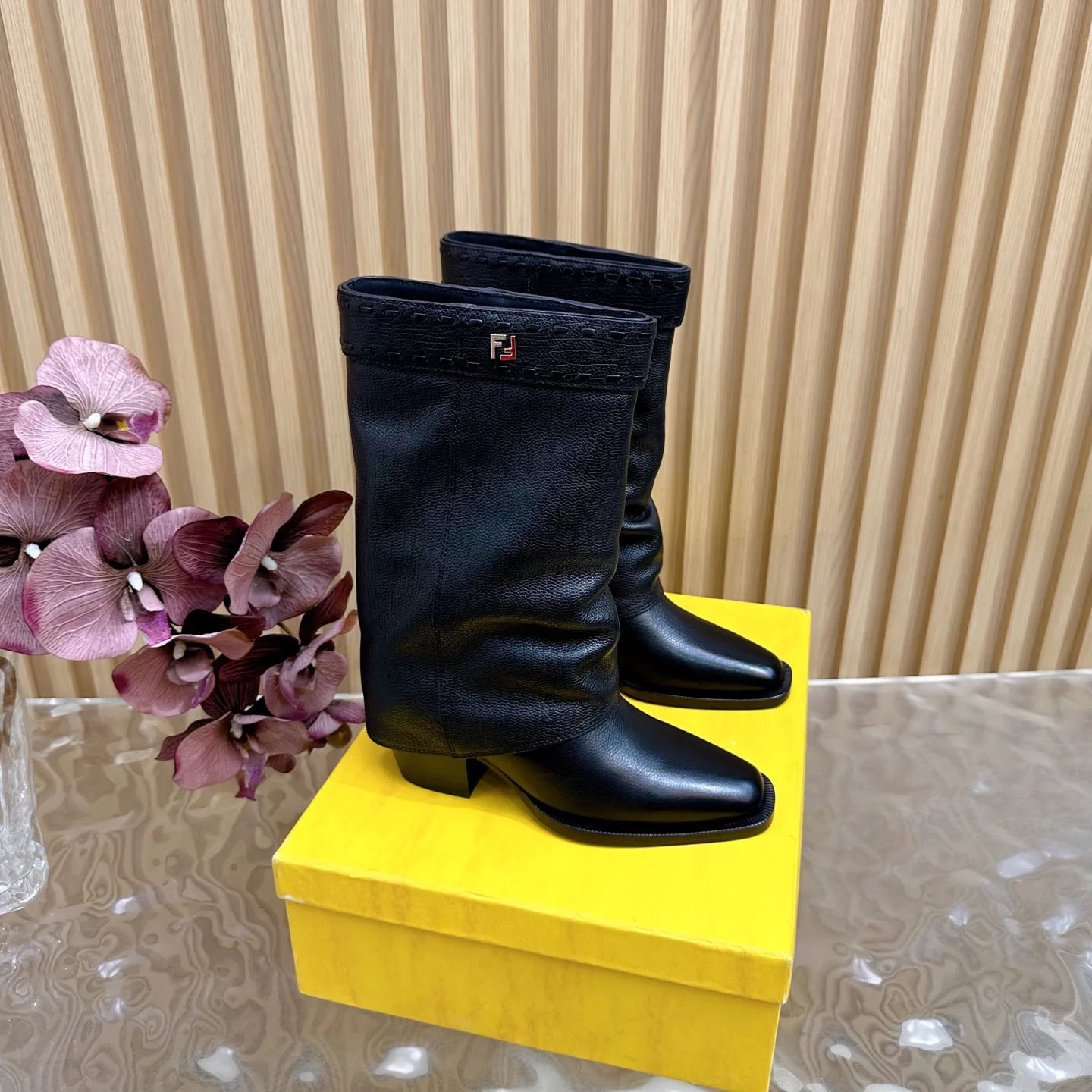 Сапоги Женские Fendi 18235444