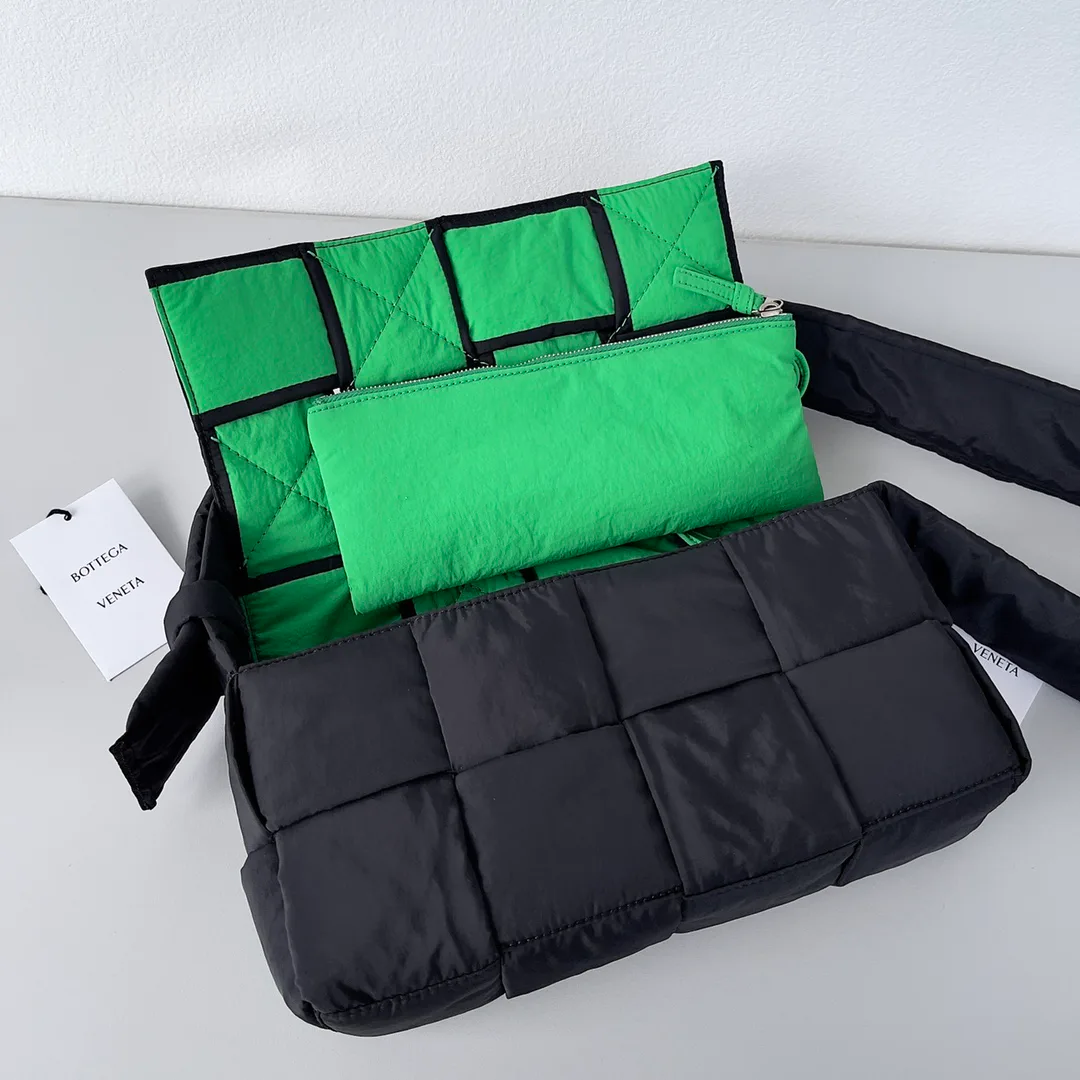 Сумки На Ремне Женские Bottega Veneta 4304739