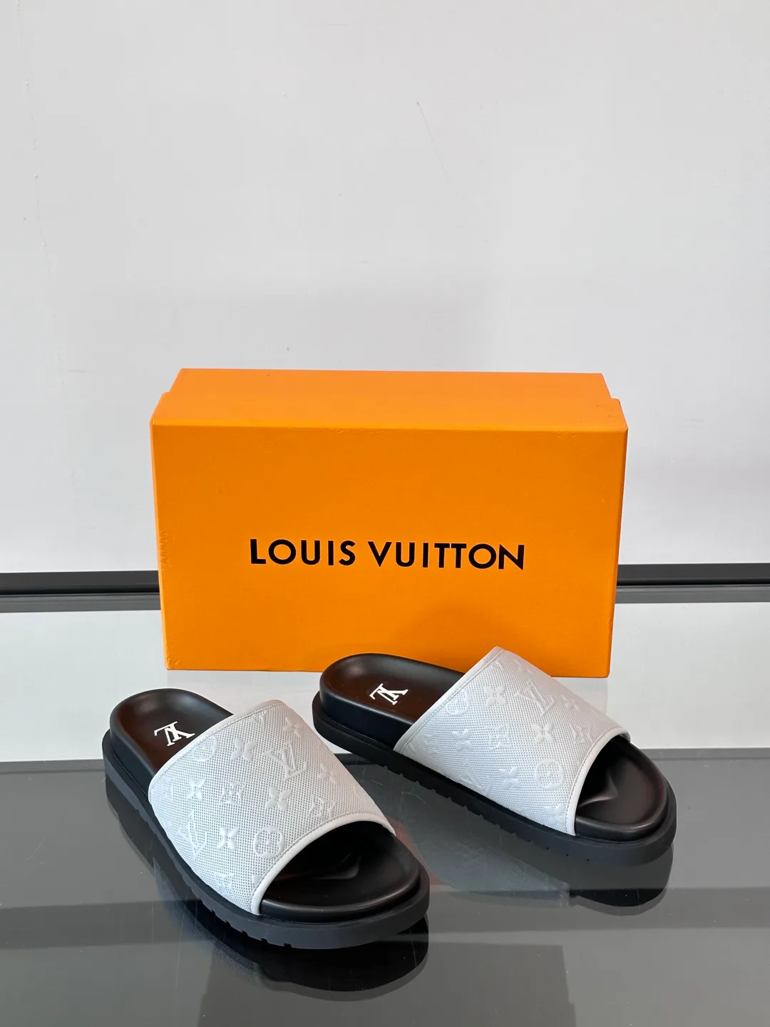 Шлепанцы Мужские Louis Vuitton 46075
