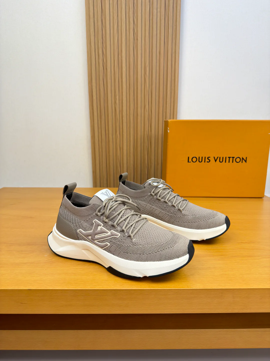 Кроссовки Мужские Louis Vuitton 18142542