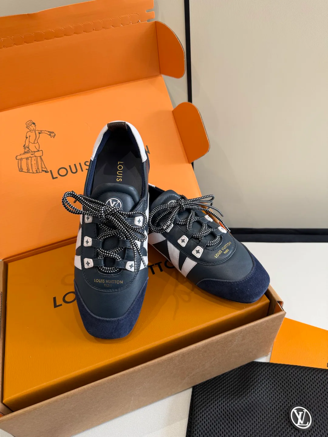 Кроссовки Женские Louis Vuitton 1450988
