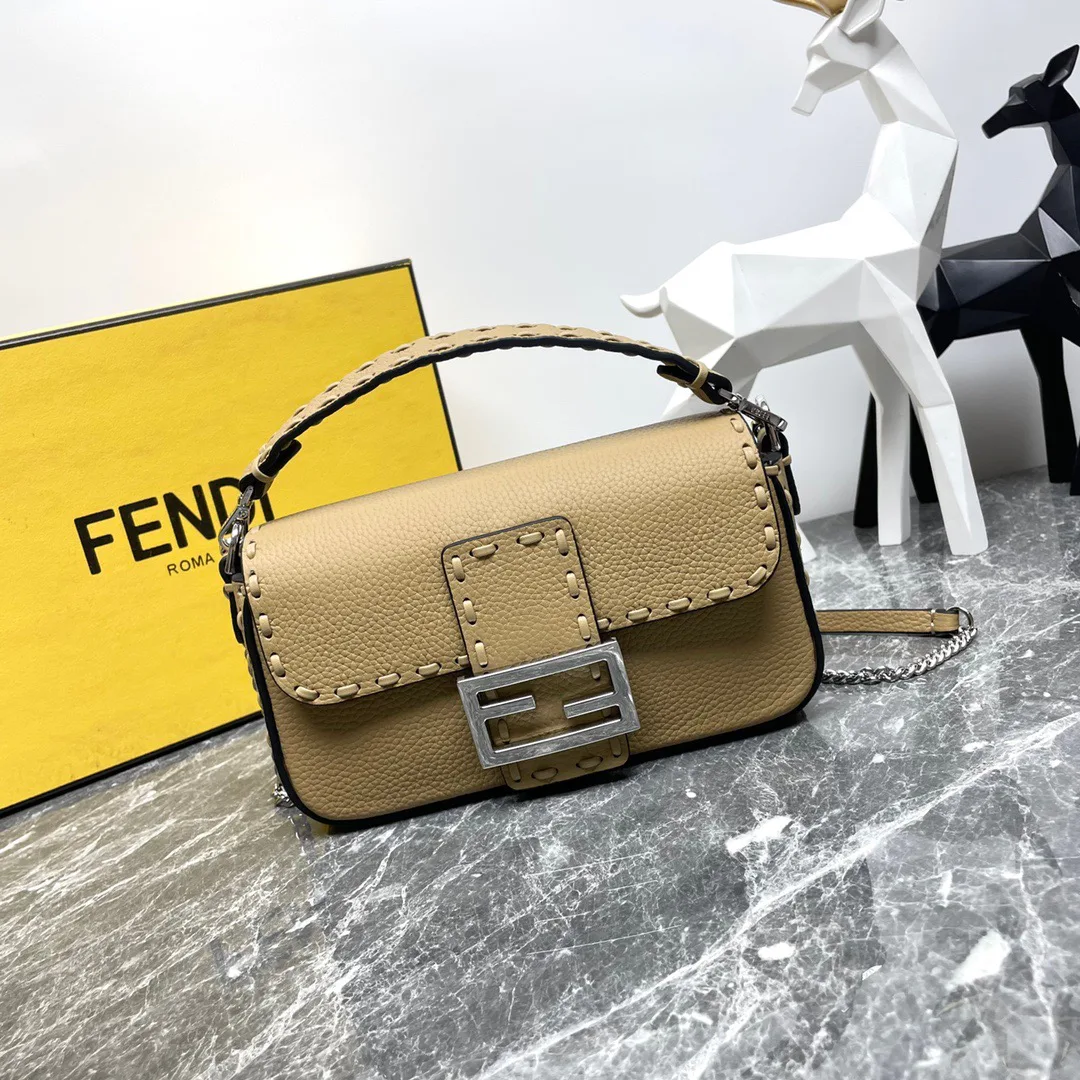 Классические Сумки Женские Fendi 12718230