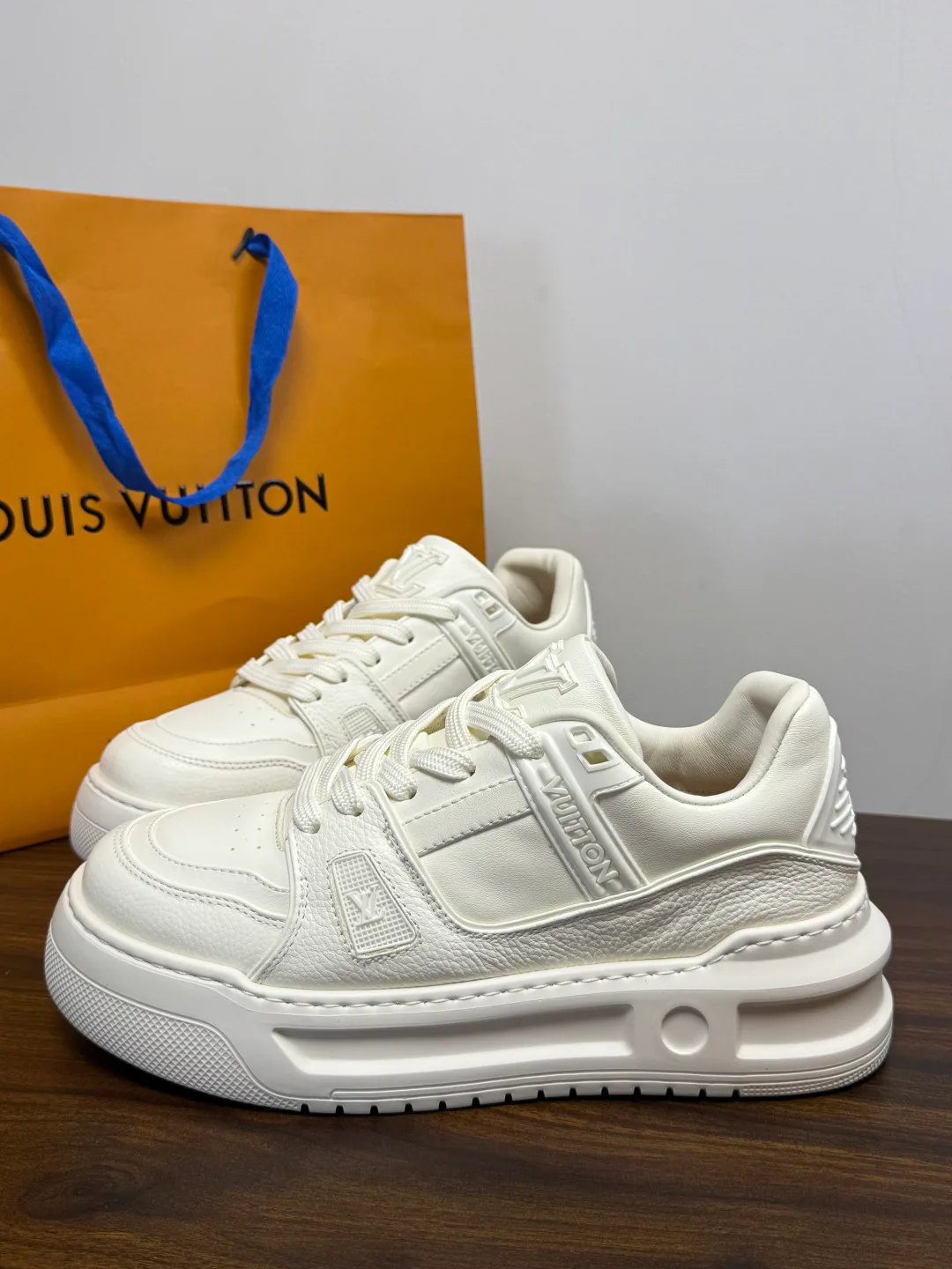Кроссовки Мужские Louis Vuitton 19716373