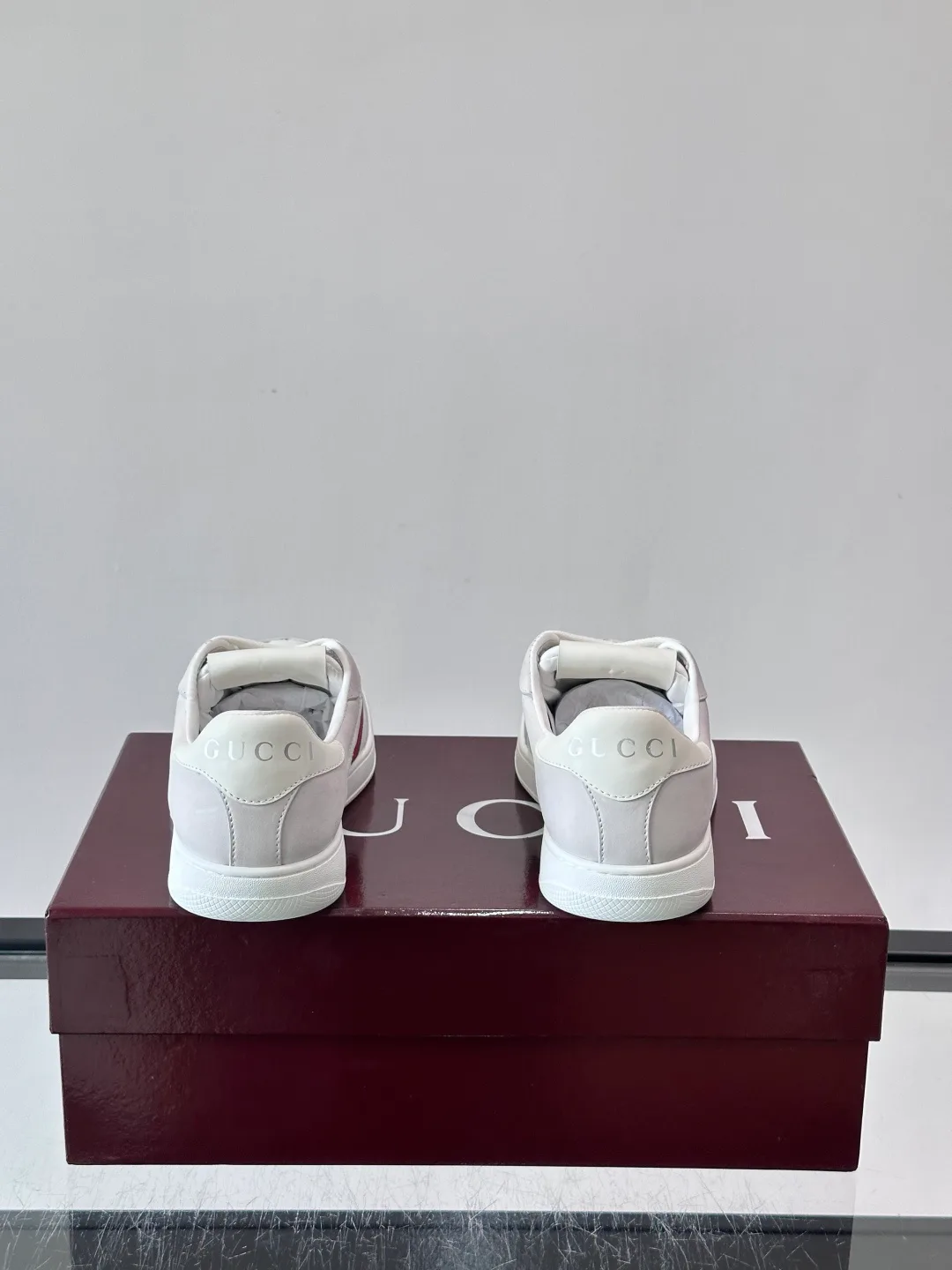 Кроссовки Женские Gucci 18118513