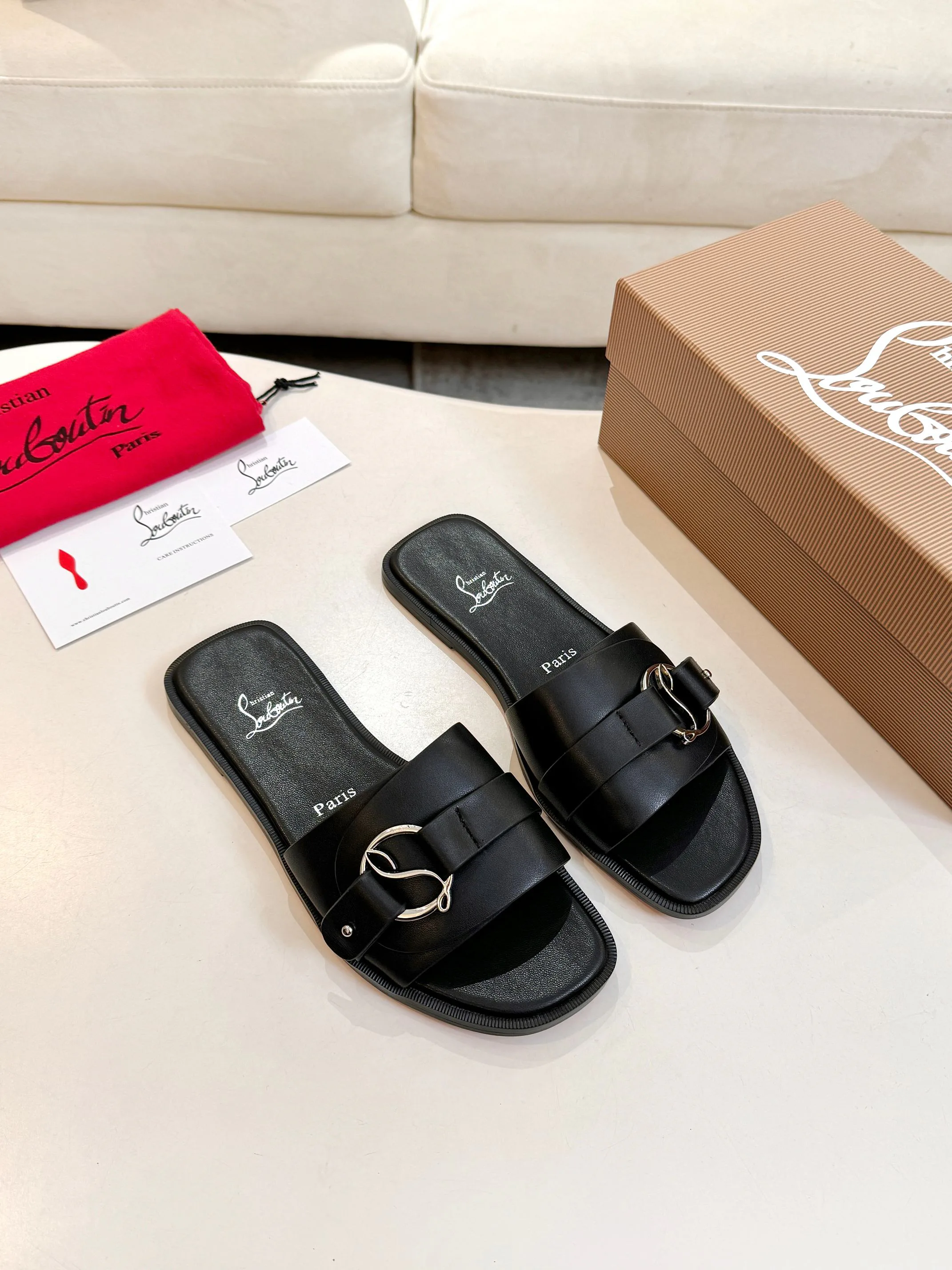 Туфли Женские Christian Louboutin 12702500