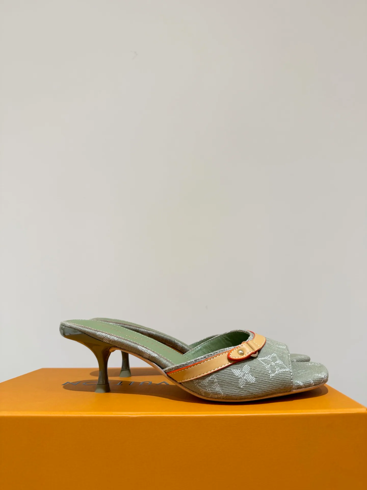 Сандалии Женские Louis Vuitton 11764081