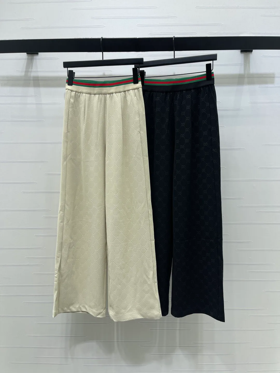 Брюки Женские Gucci 10654103