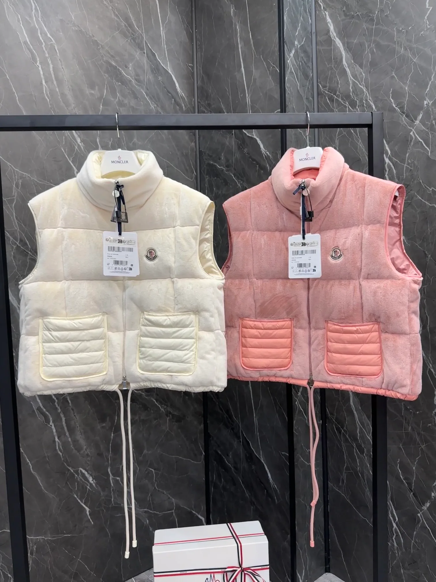 Жилеты Женские Moncler 19204226