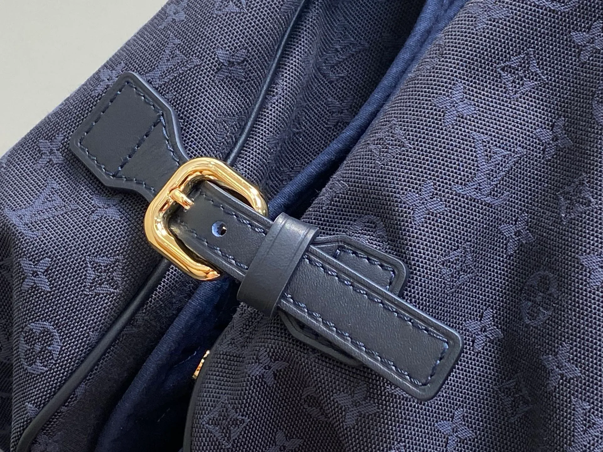 Классические Сумки Женские Louis Vuitton 17544744