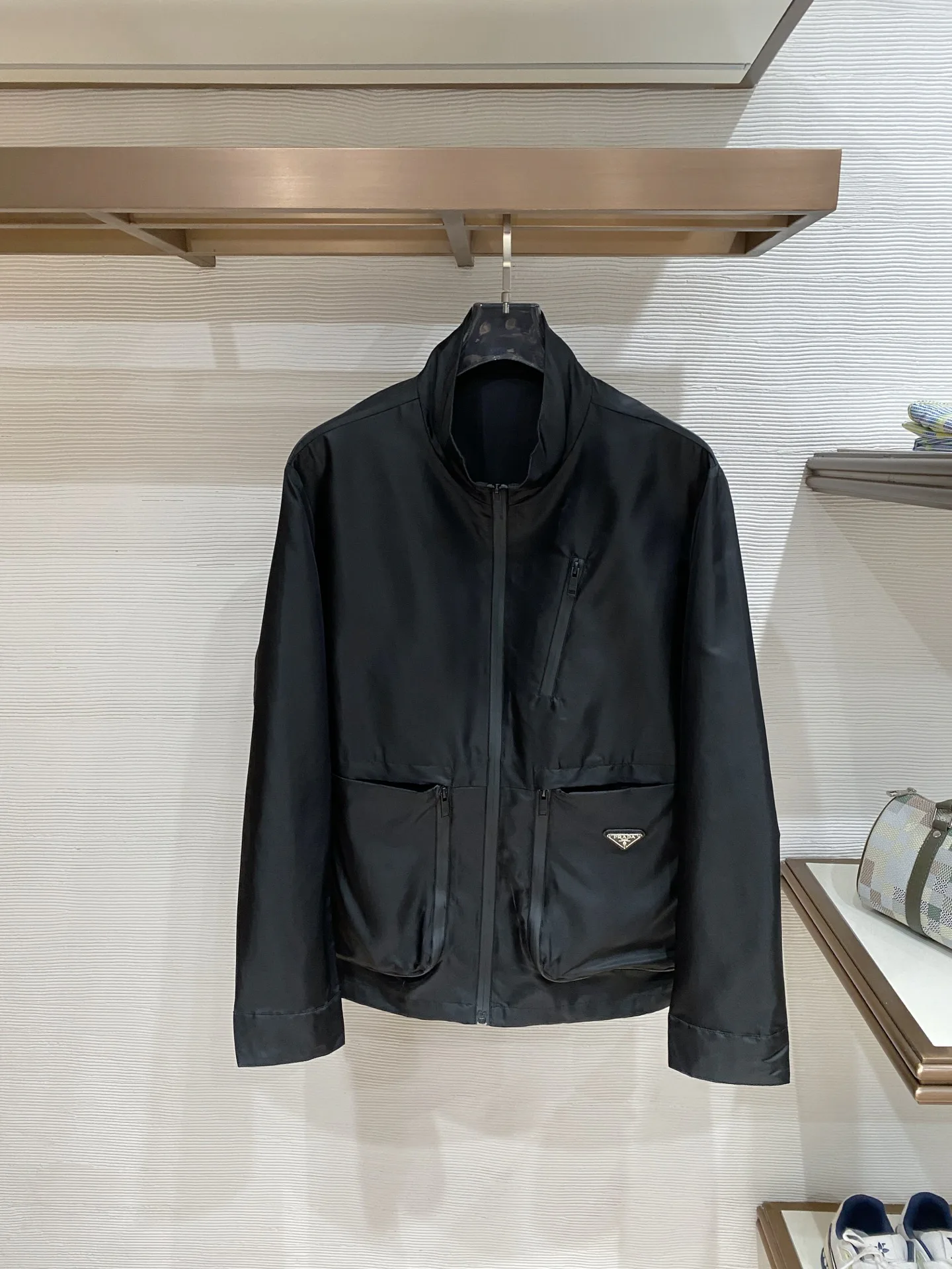 Куртки И Пуховики Мужские Prada 11392170