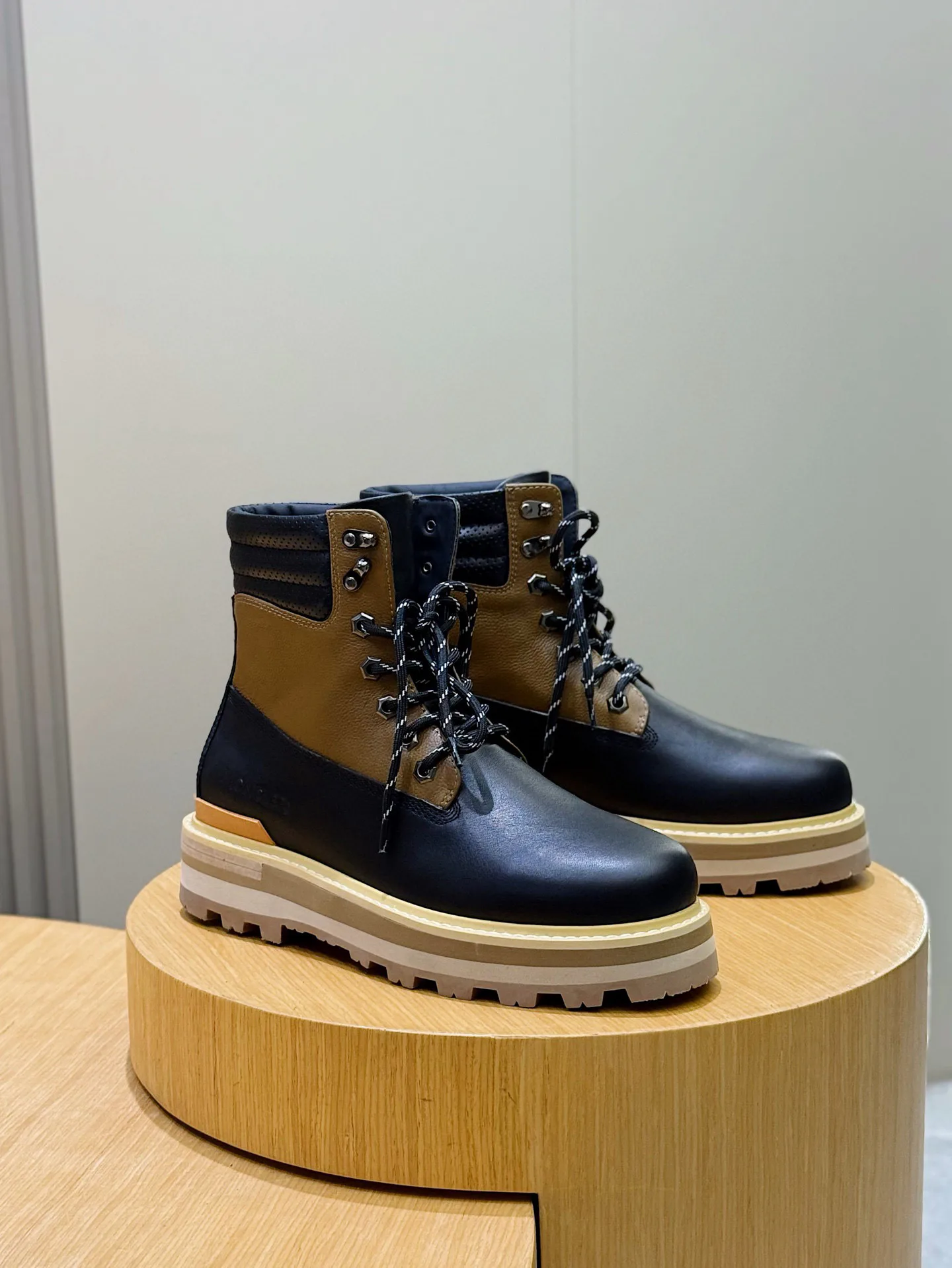 Ботинки Мужские Moncler 19548937