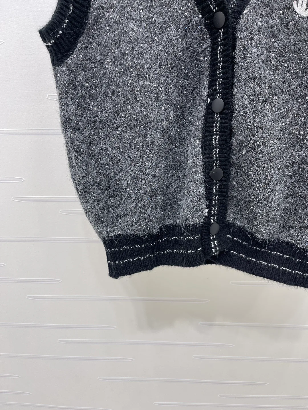 Жилеты Женские Chanel 18038144