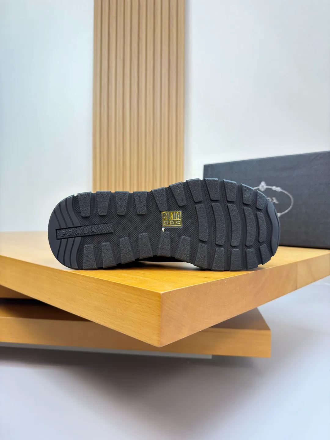 Кроссовки Мужские Prada 2389703