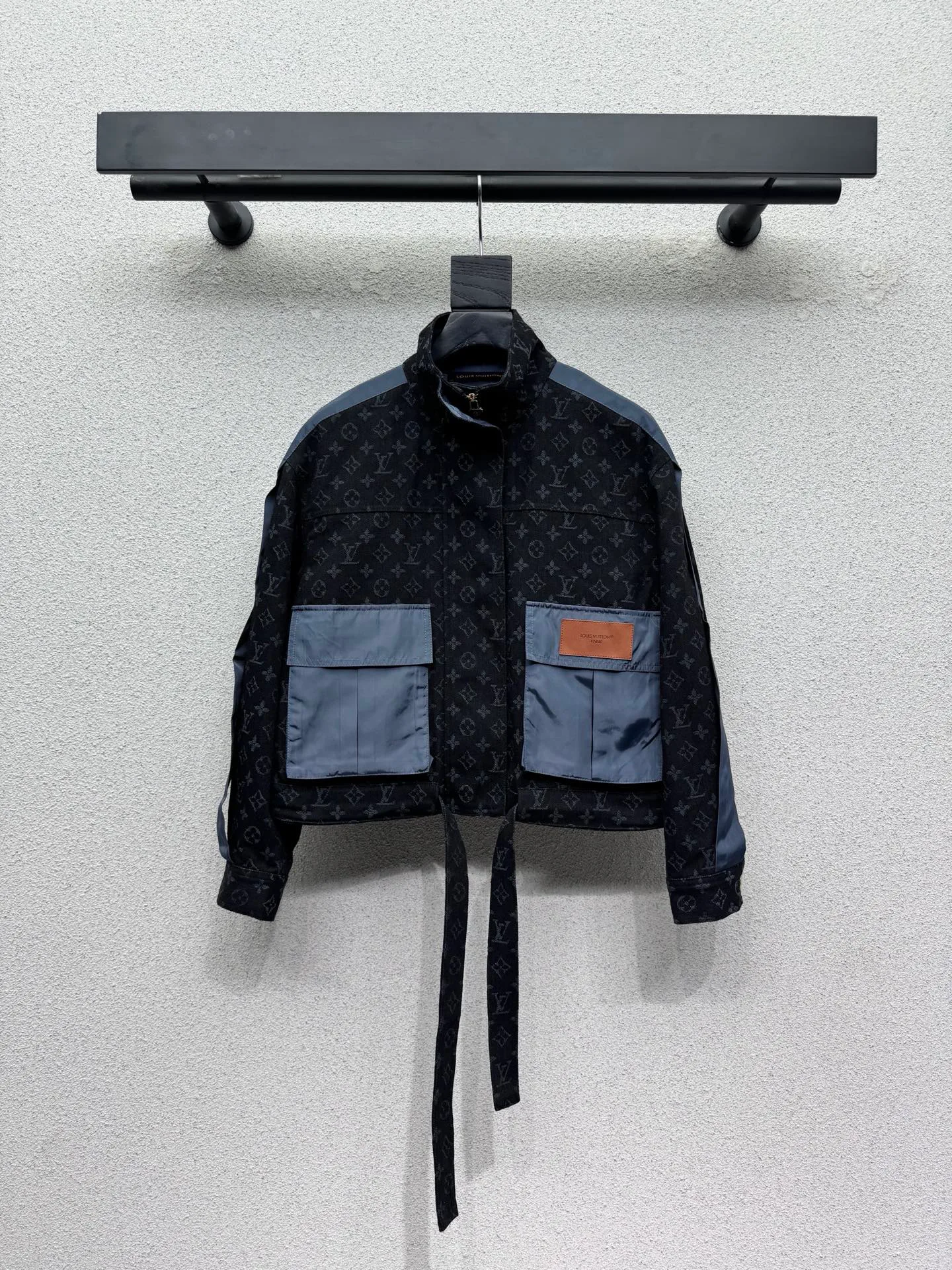 Куртки И Пуховики Женские Louis Vuitton 18327884