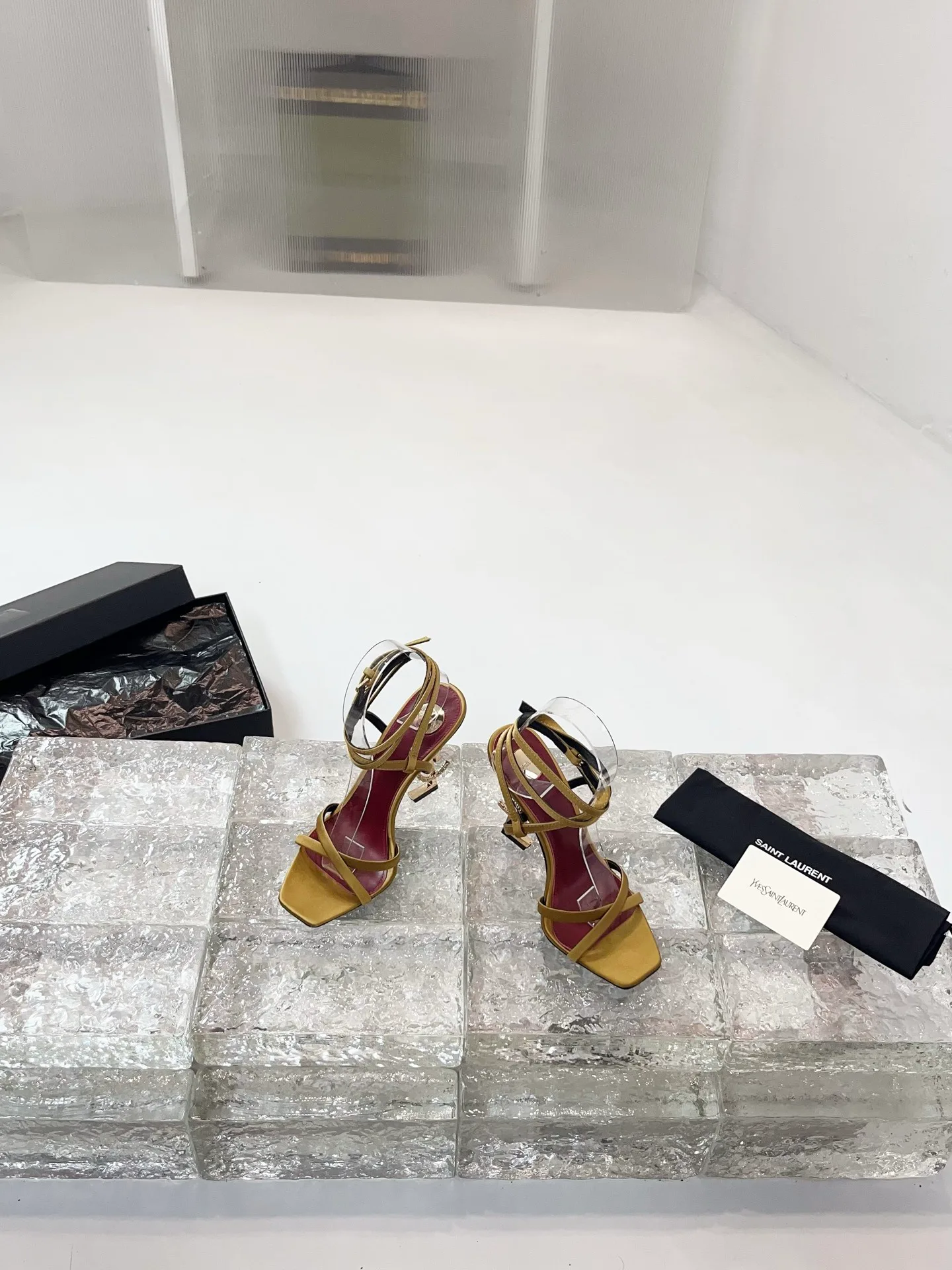 Босоножки Женские Saint Laurent 11278446