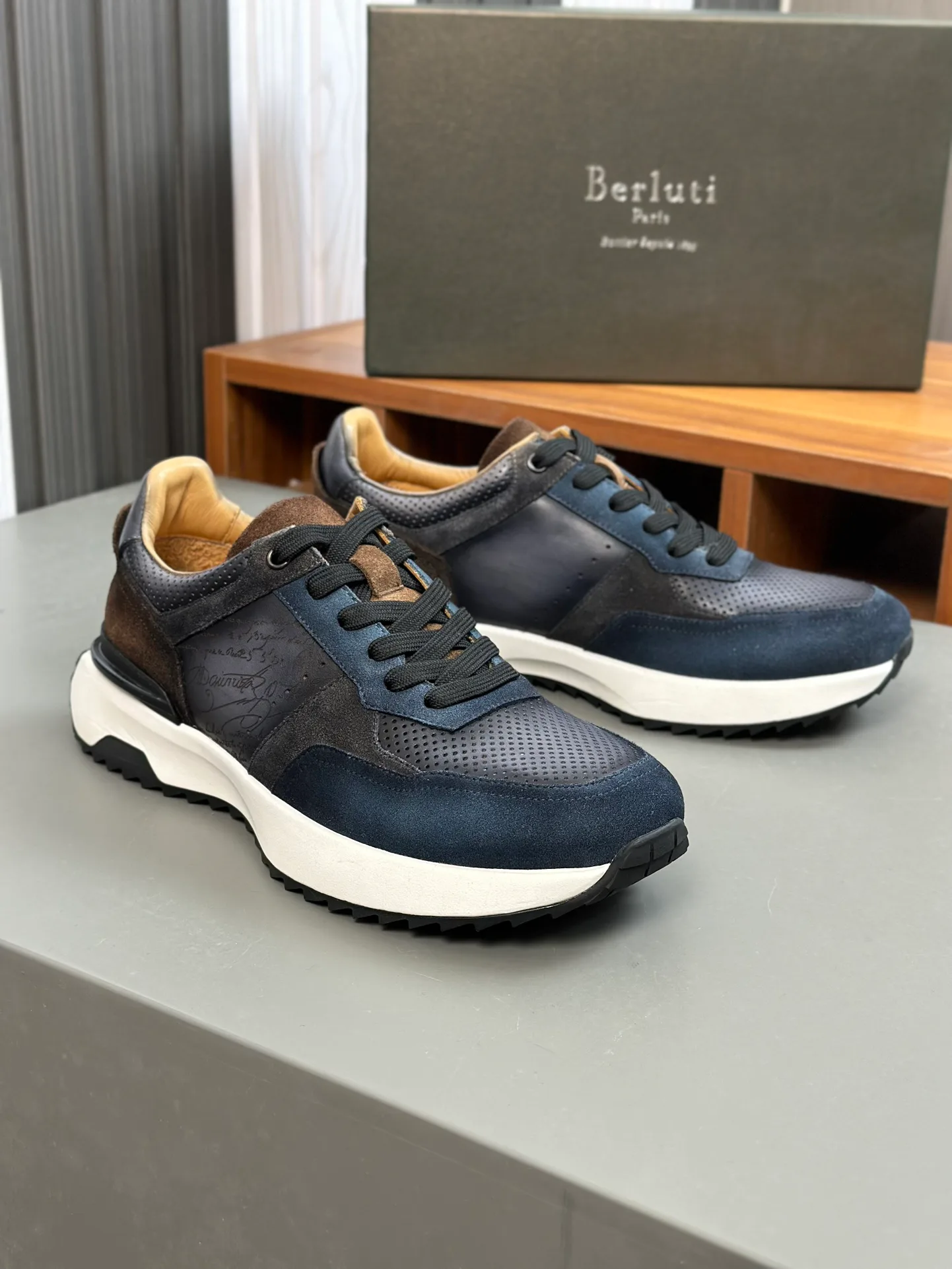 Кроссовки Мужские Berluti 69327