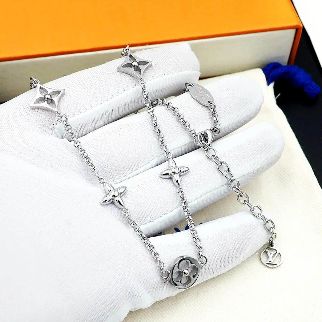 Бижутерия Louis Vuitton 11240566