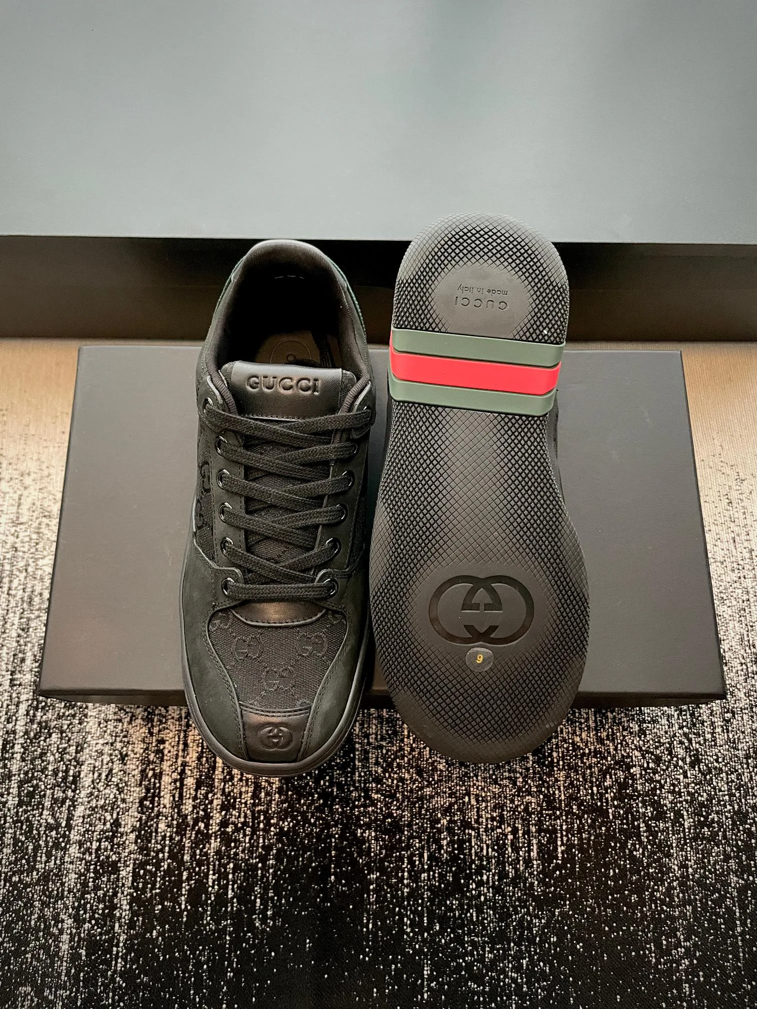 Кроссовки Женские Gucci 18766064