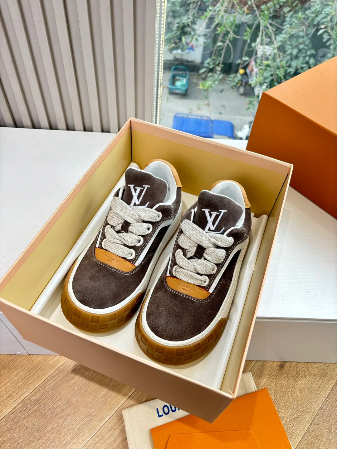 Кроссовки Женские Louis Vuitton 1260323