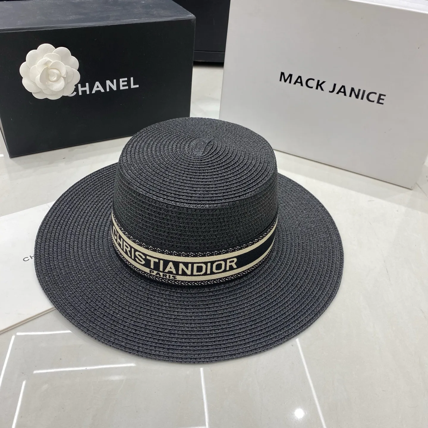 Головные Уборы Christian Dior 17498304