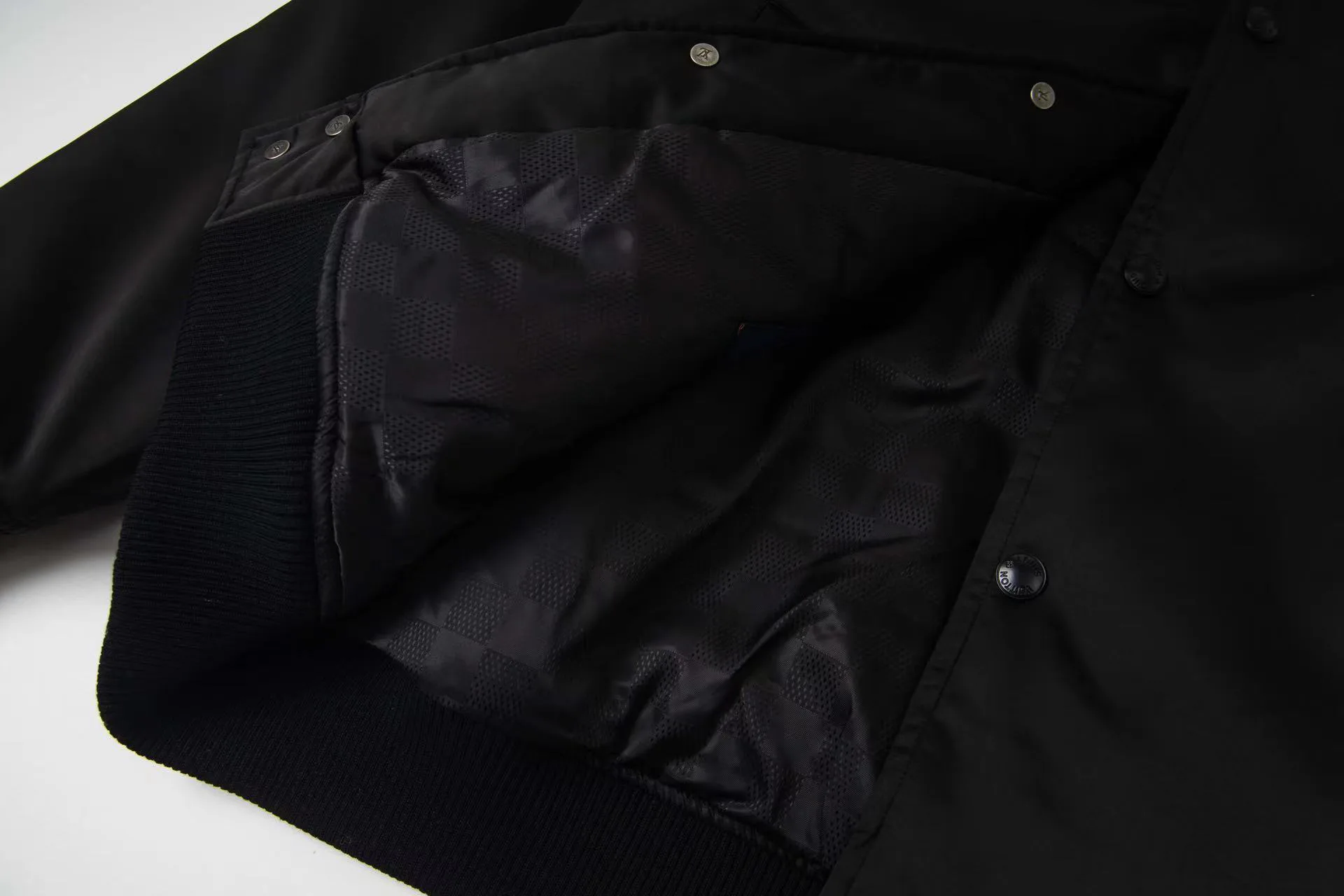 Куртки И Пуховики Мужские Louis Vuitton 18215645
