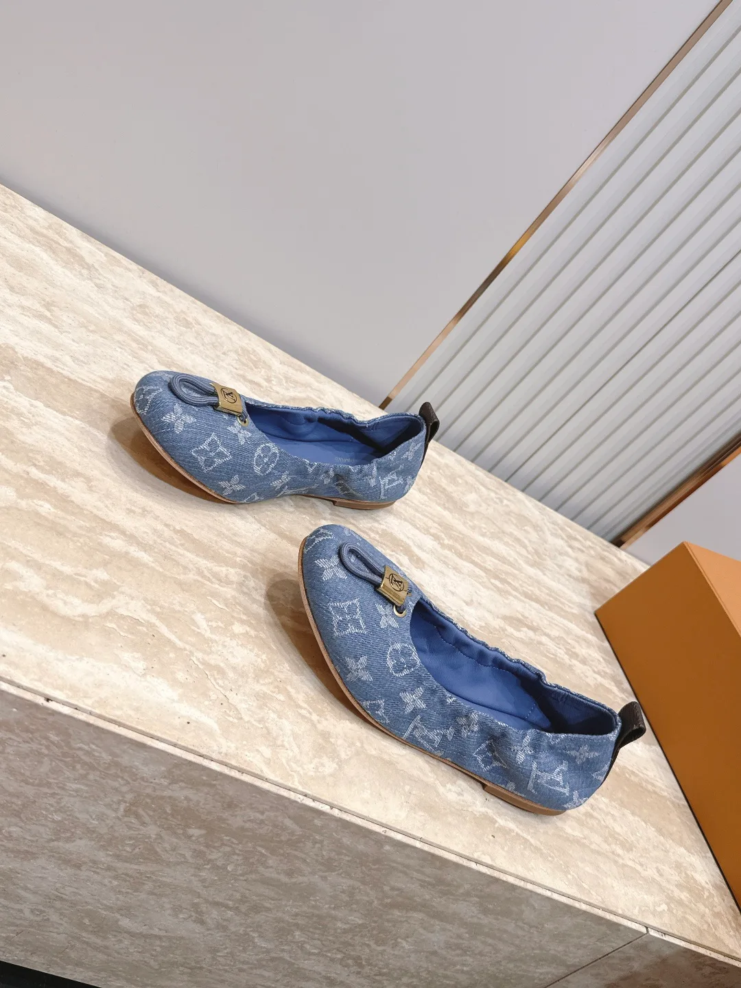 Балетки Женские Louis Vuitton 17178356