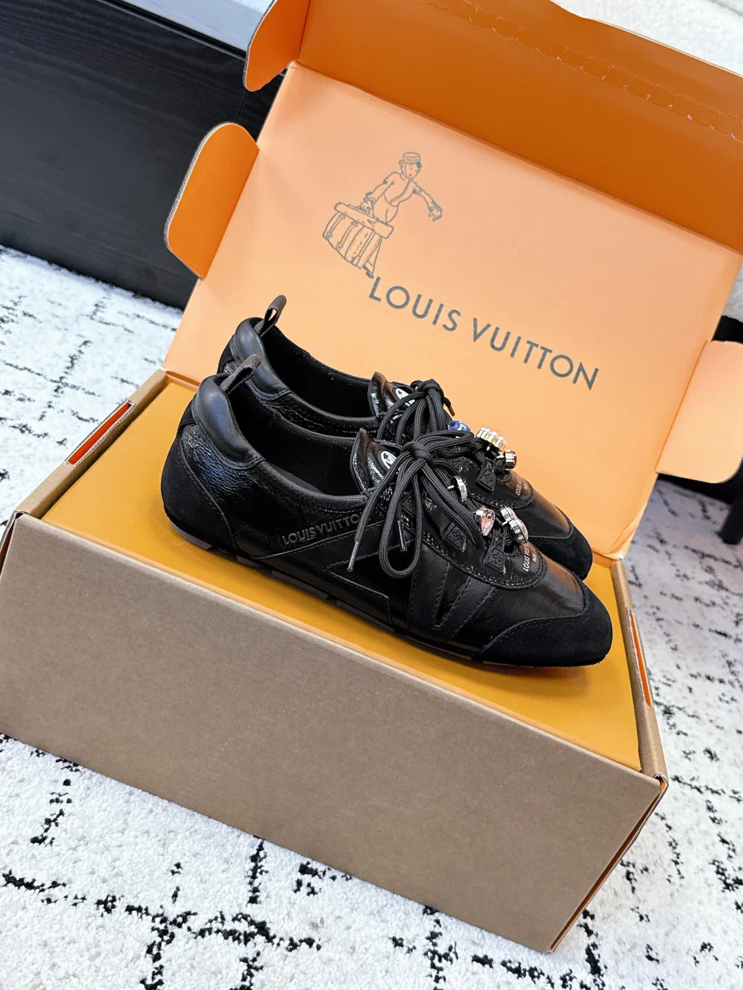 Кроссовки Женские Louis Vuitton 2471116