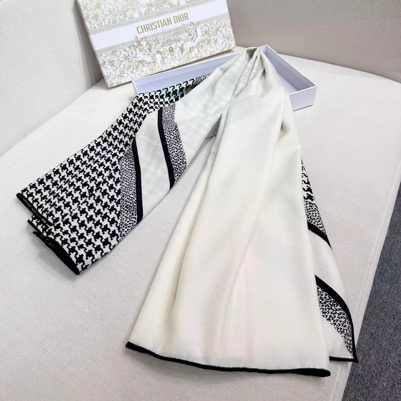 Платки Christian Dior 18627201