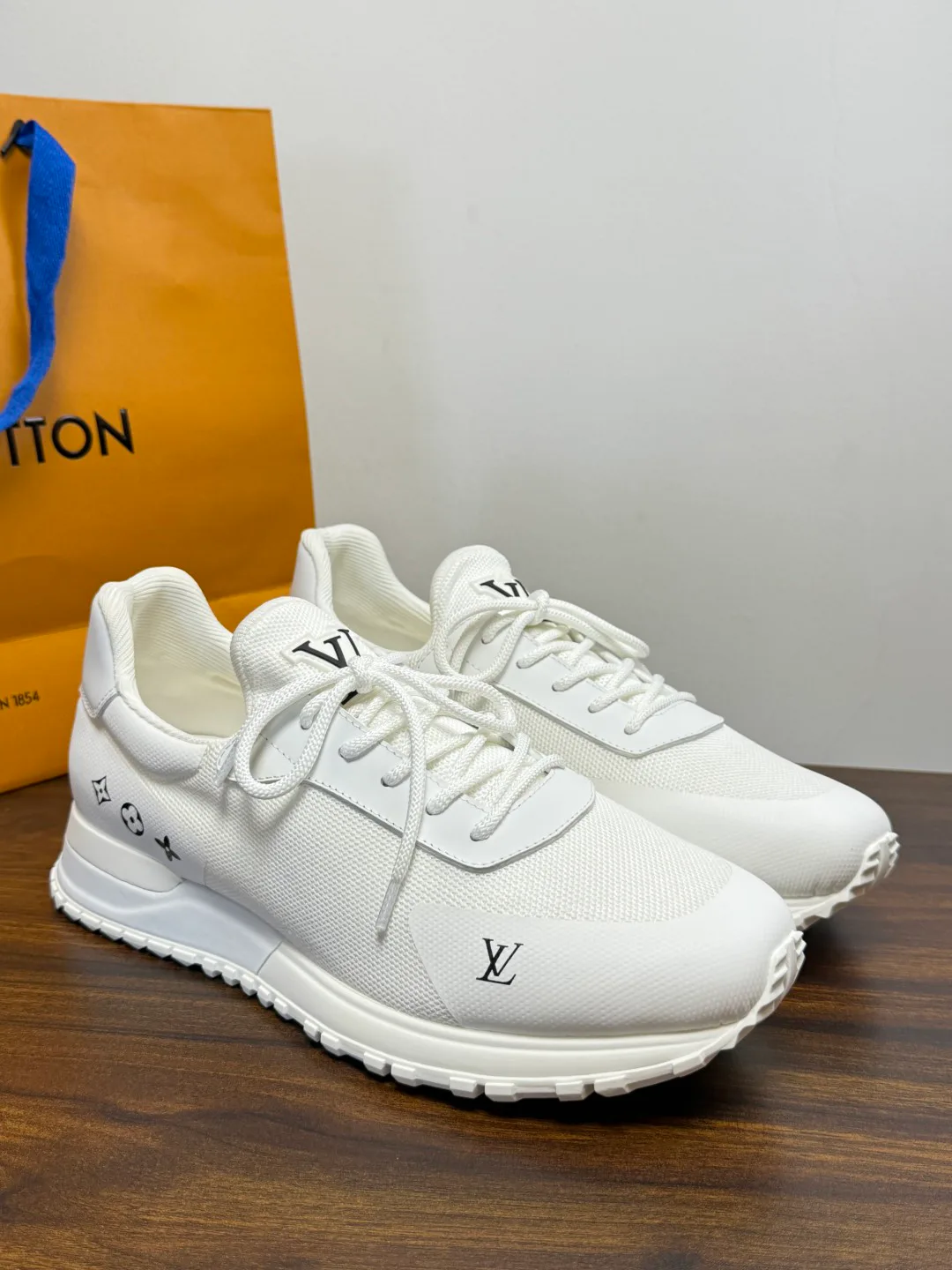 Кроссовки Мужские Louis Vuitton 19736034