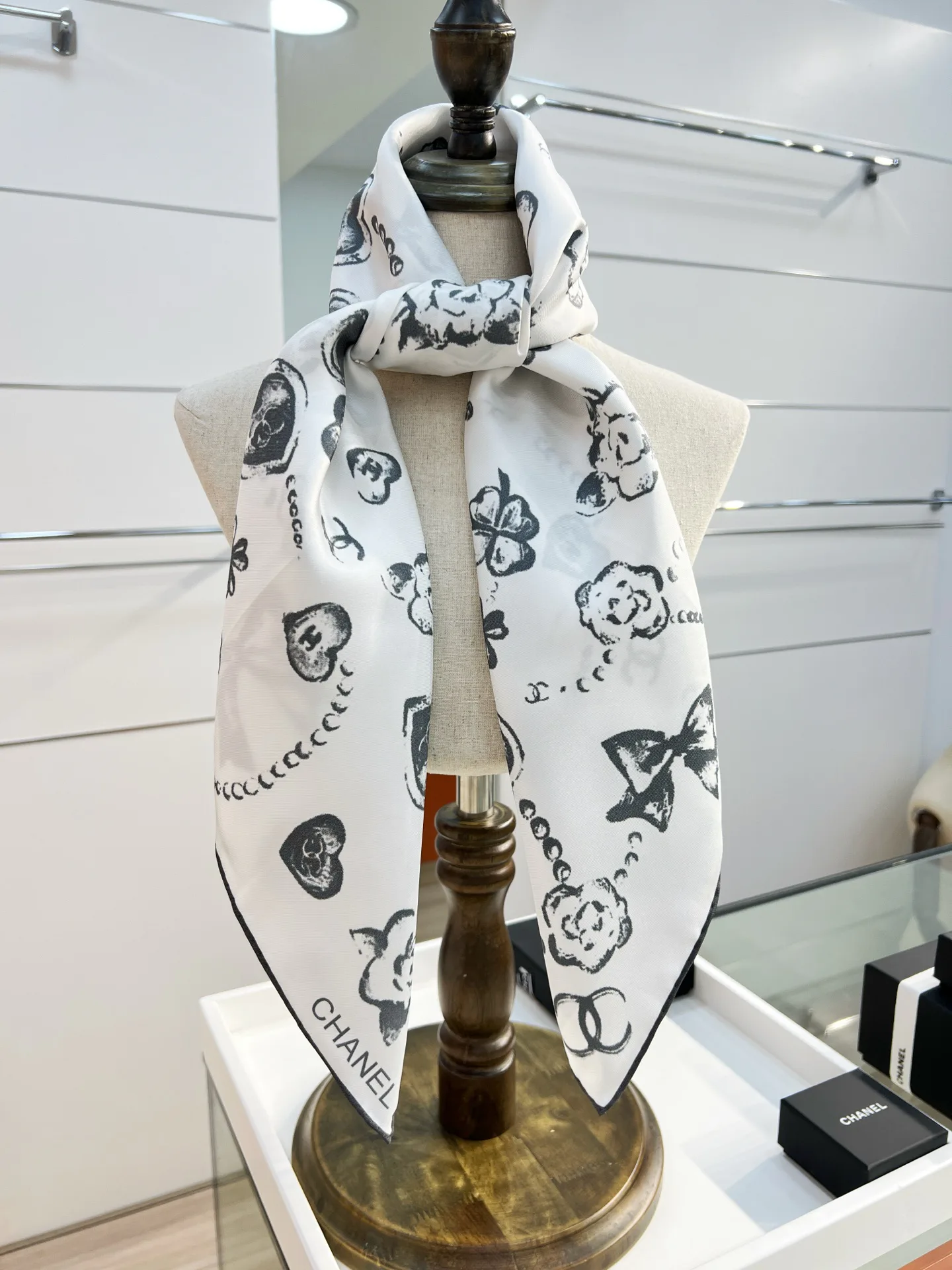 Платки Chanel 12763101