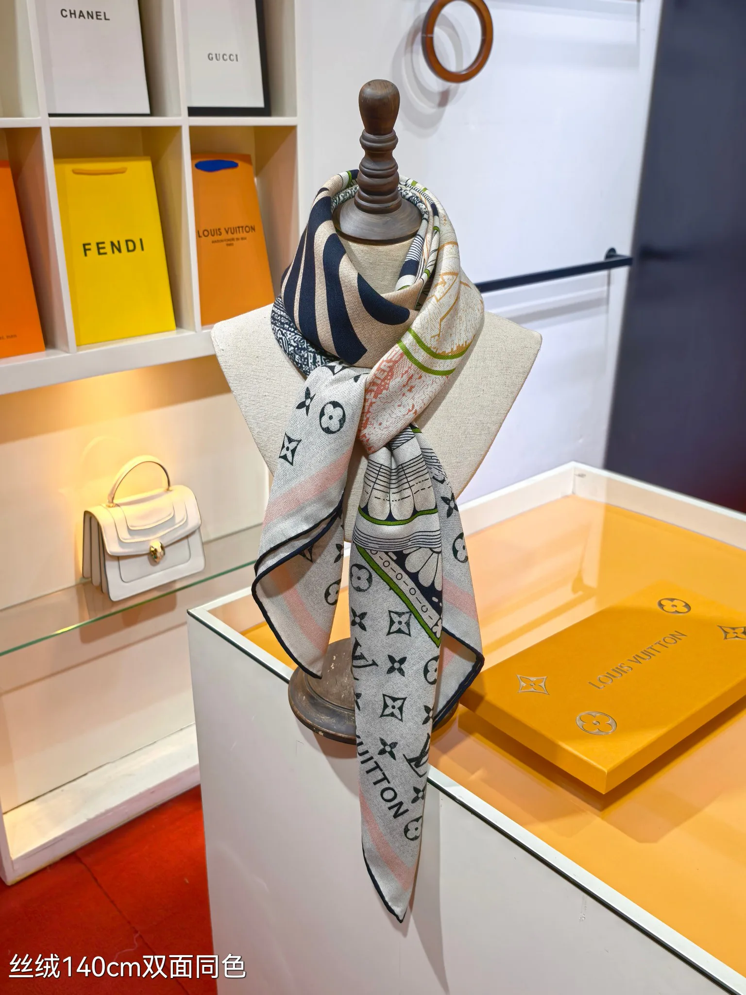 Шарфы Louis Vuitton 12047