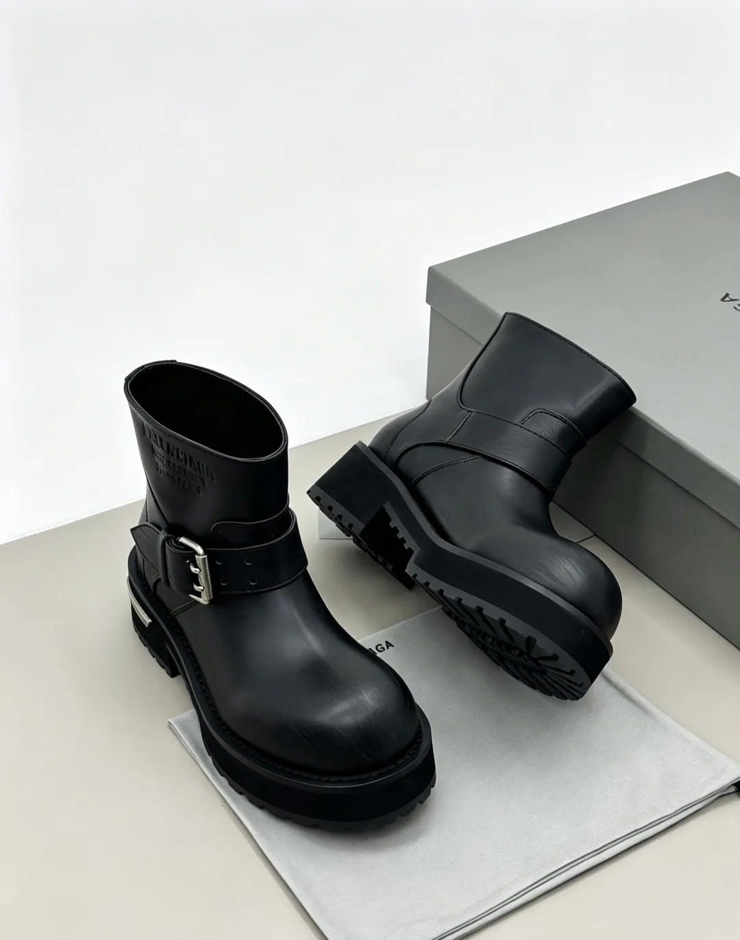 Ботинки Женские Balenciaga 18006163