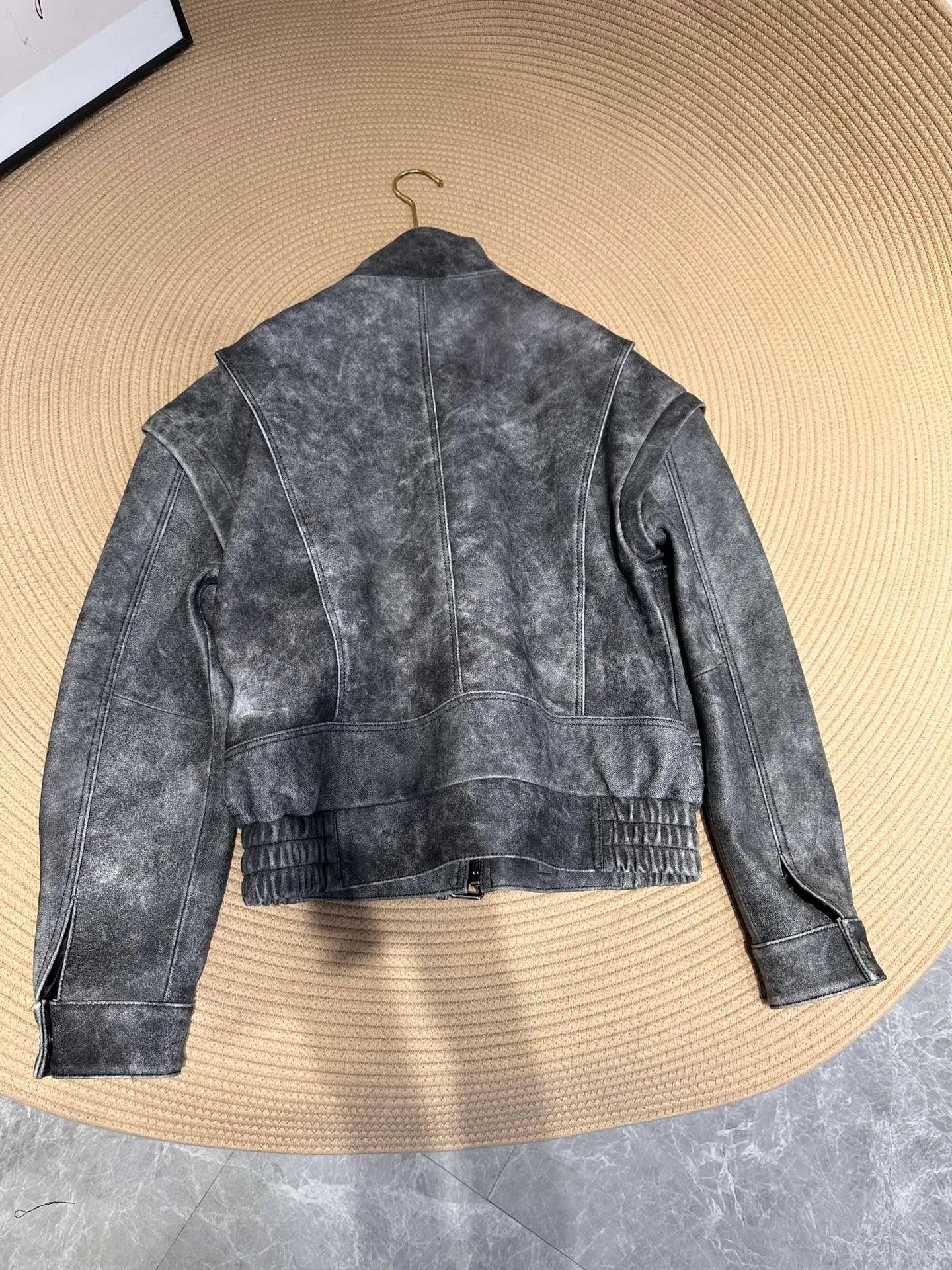 Кожаные Куртки И Дублёнки Женские Saint Laurent 18308401