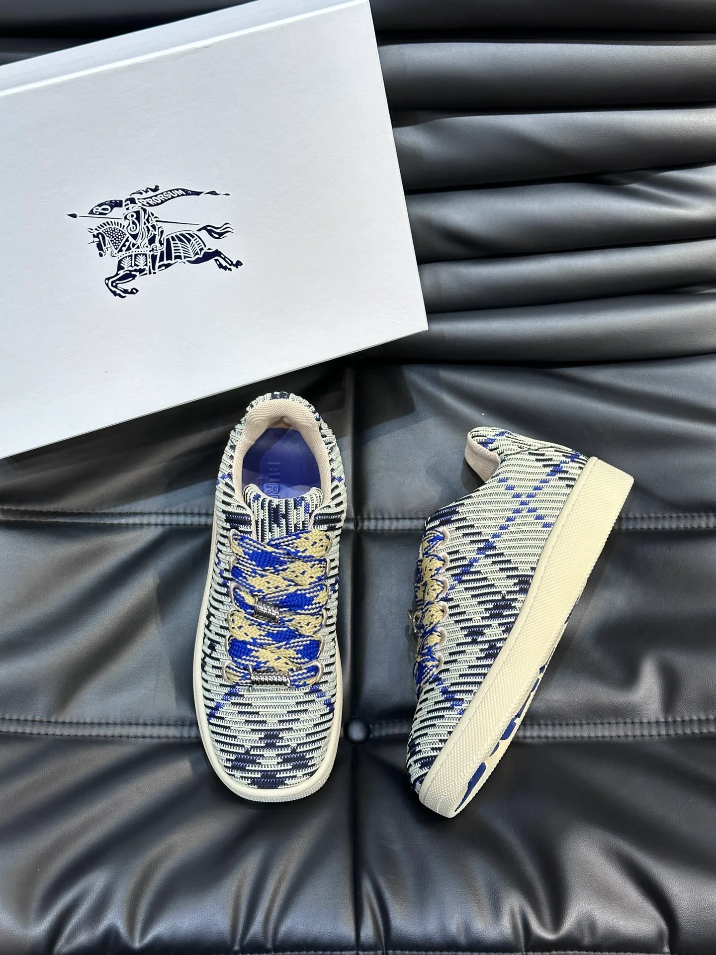 Кроссовки Женские Burberry 18744101