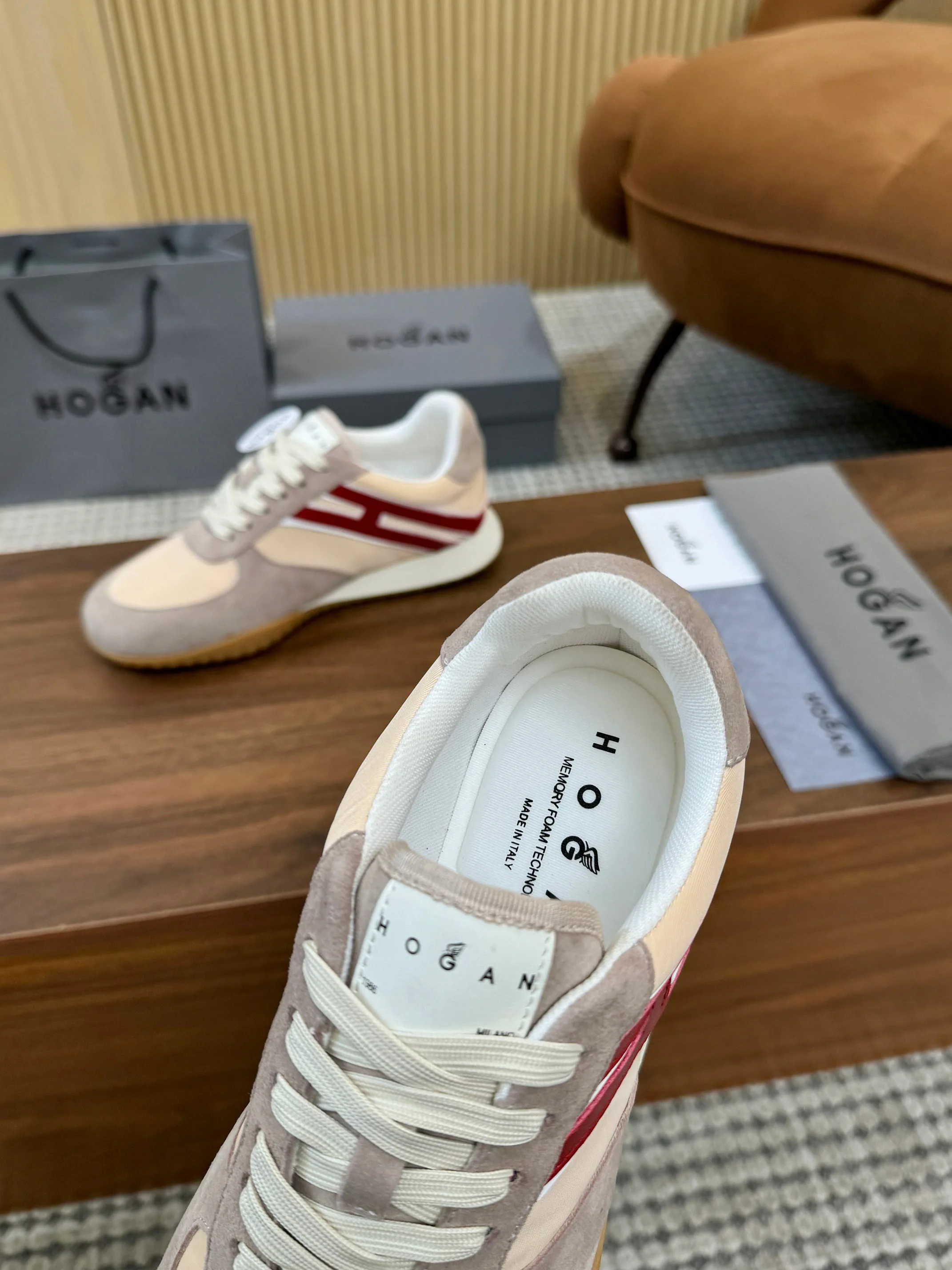Кроссовки Женские Hogan 17182562