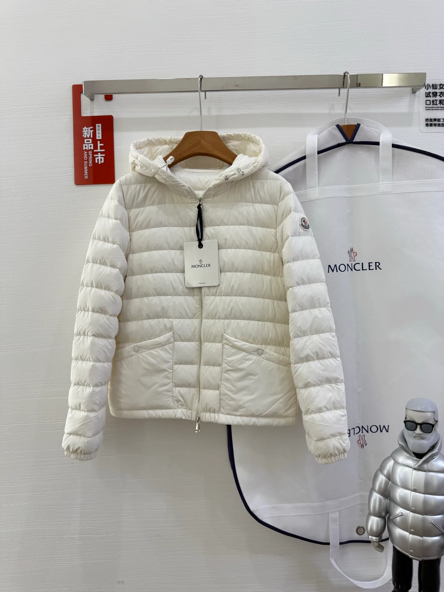 Куртки И Пуховики Женские Moncler 18043436