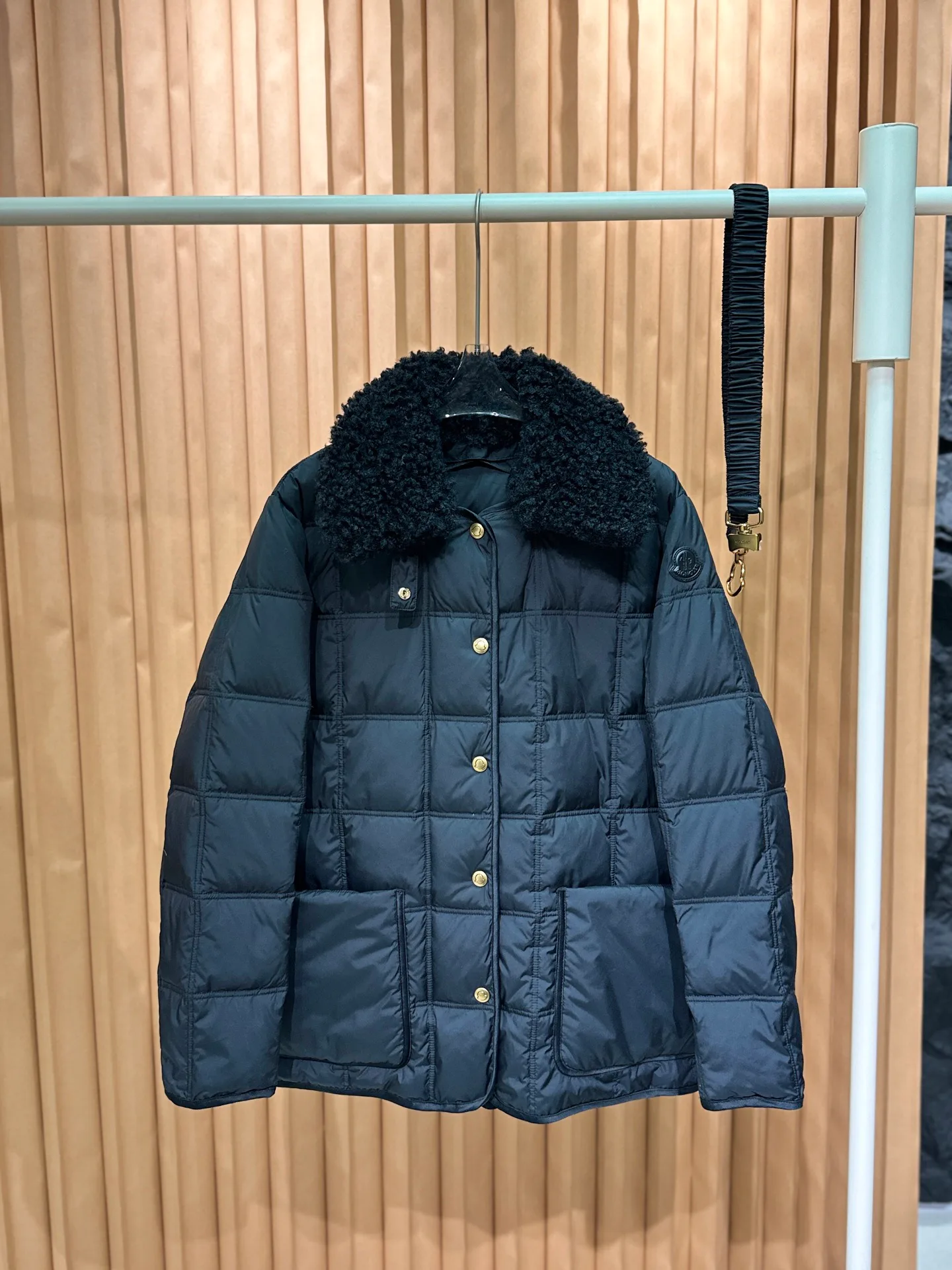 Куртки И Пуховики Женские Moncler 19167911
