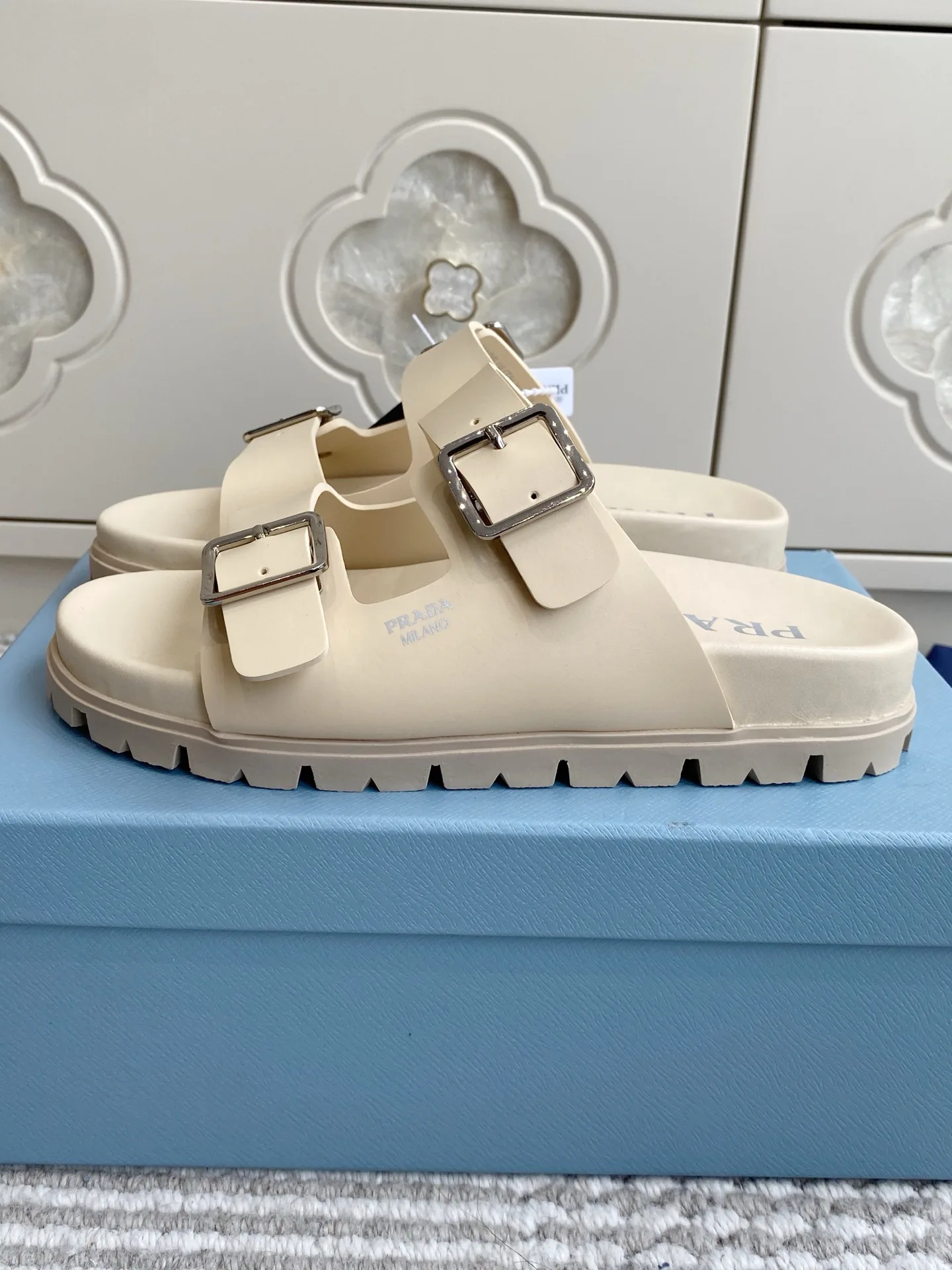 Сандалии Женские Prada 13151721