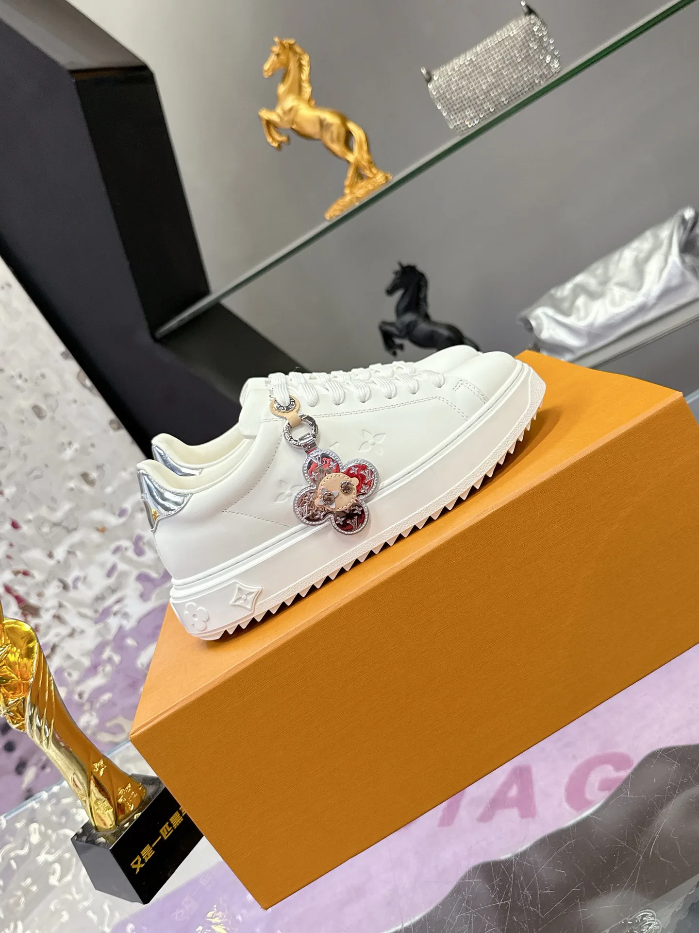 Кеды Женские Louis Vuitton 11554375