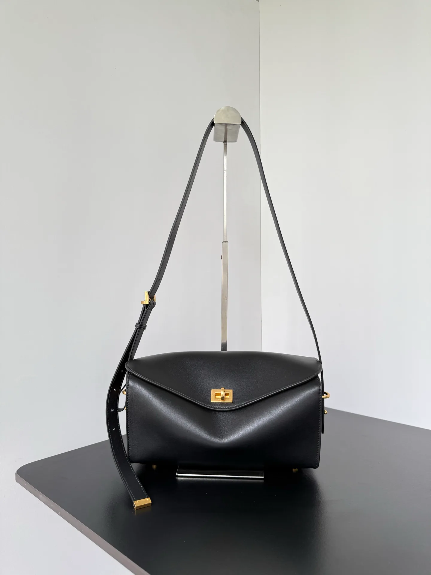 Классические Сумки Женские Balenciaga 12600592