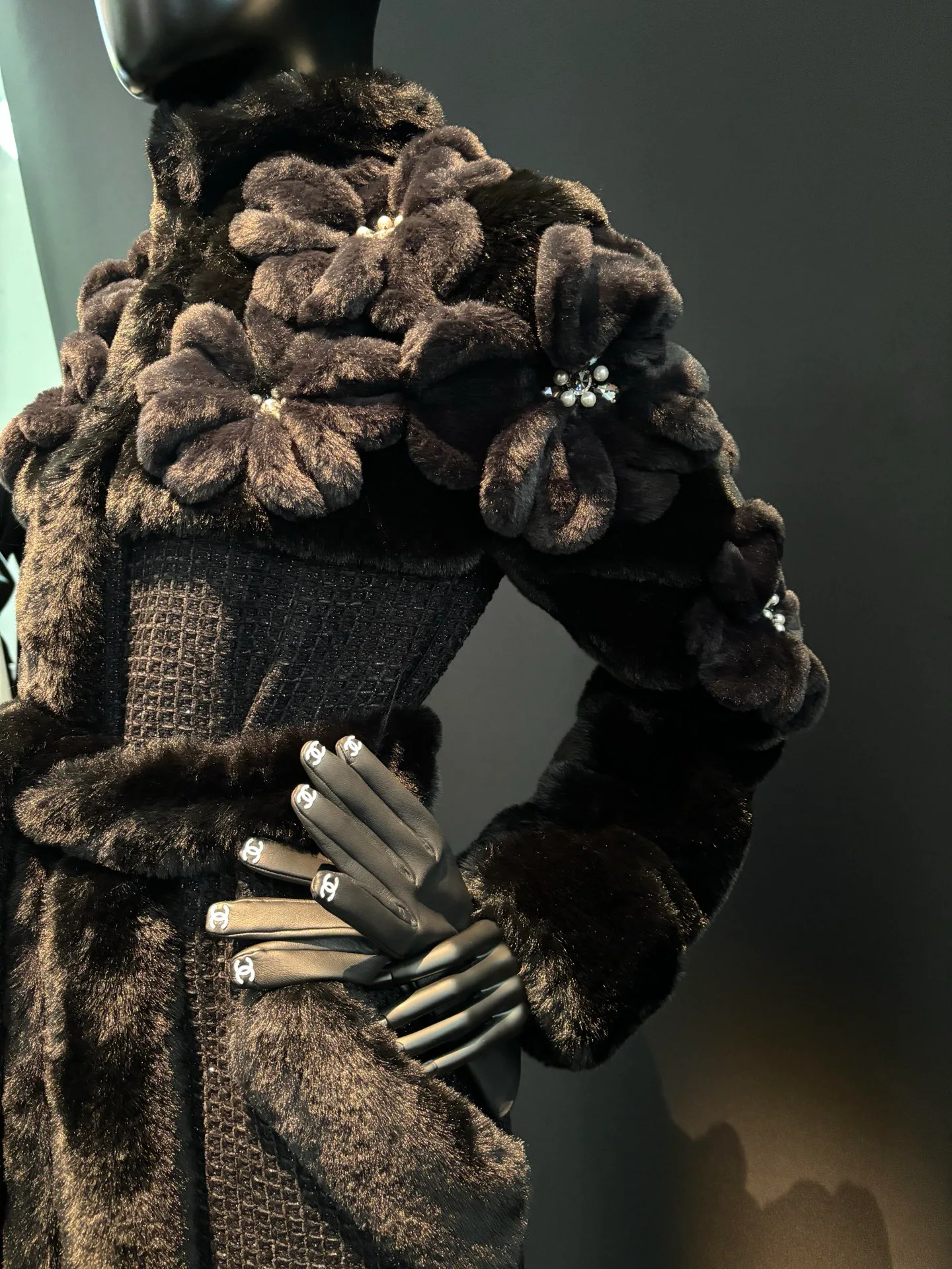 Перчатки Chanel 240085