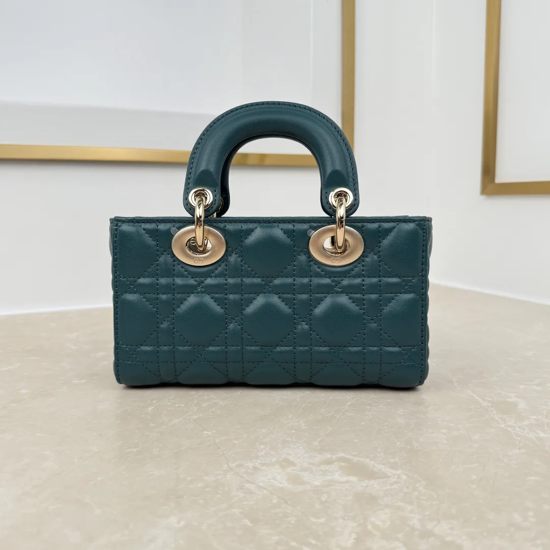 Классические Сумки Женские Christian Dior 18242050