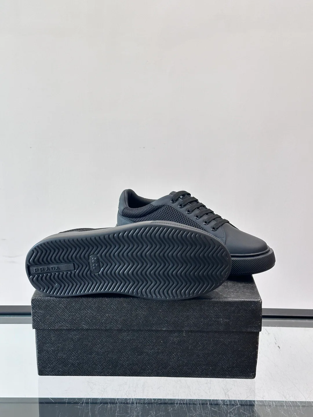 Кроссовки Женские Prada 17497961
