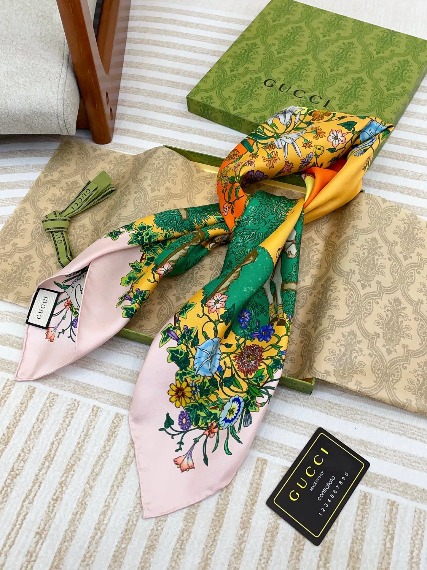 Платки Gucci 10189