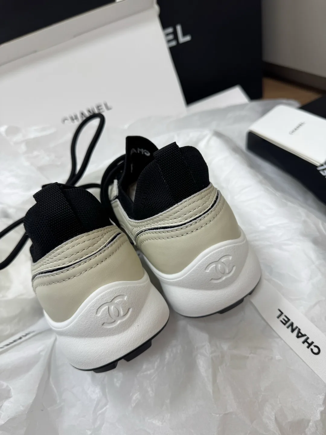 Кроссовки Женские Chanel 17418273