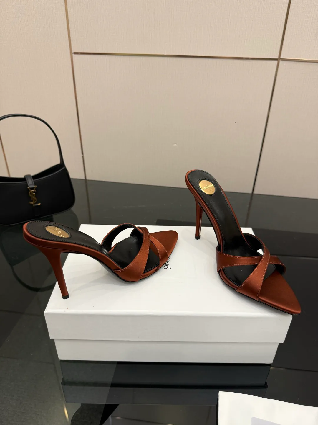 Босоножки Женские Saint Laurent 11409889