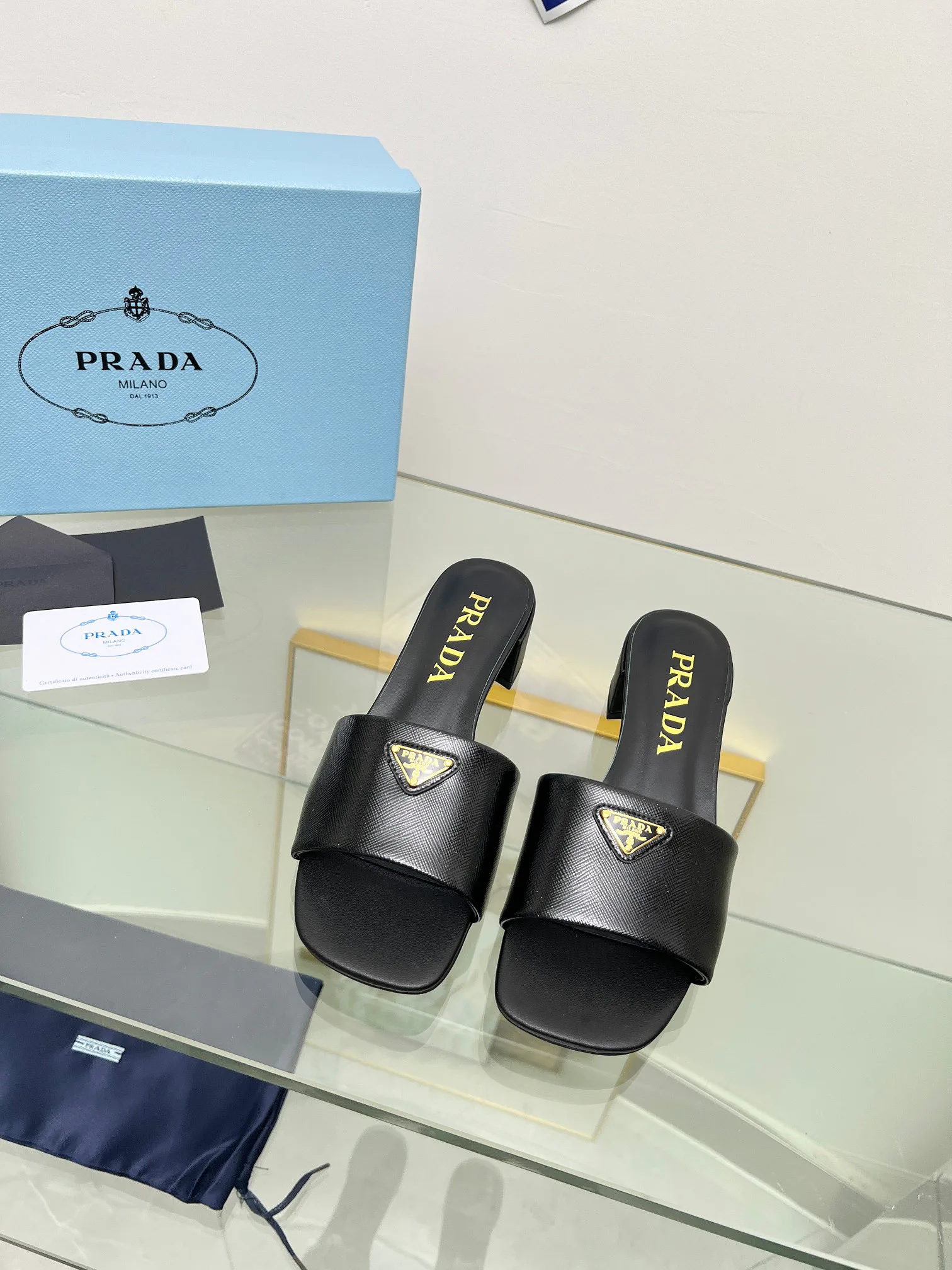 Босоножки Женские Prada 11386445